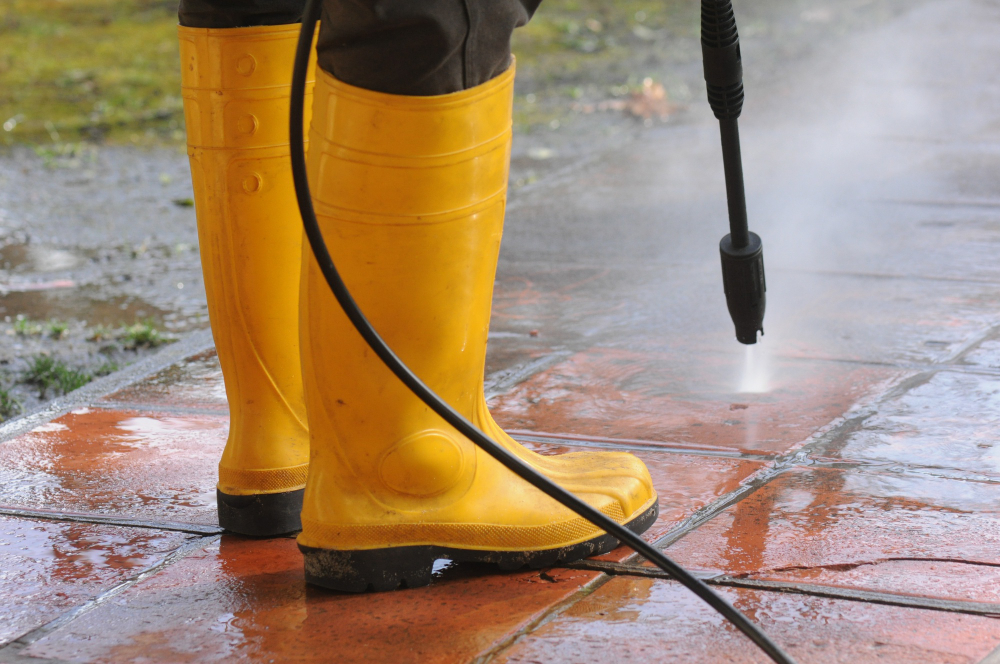 riveway cleaning using pressure washer