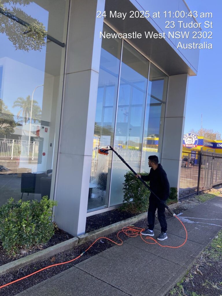 Outdoor tile cleaning with high-pressure machine