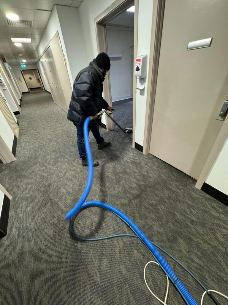 Deep carpet steam cleaning Melbourne